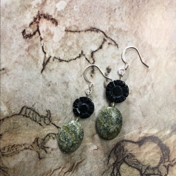 Onyx and Serpentine Earrings - Picture 8 of 8